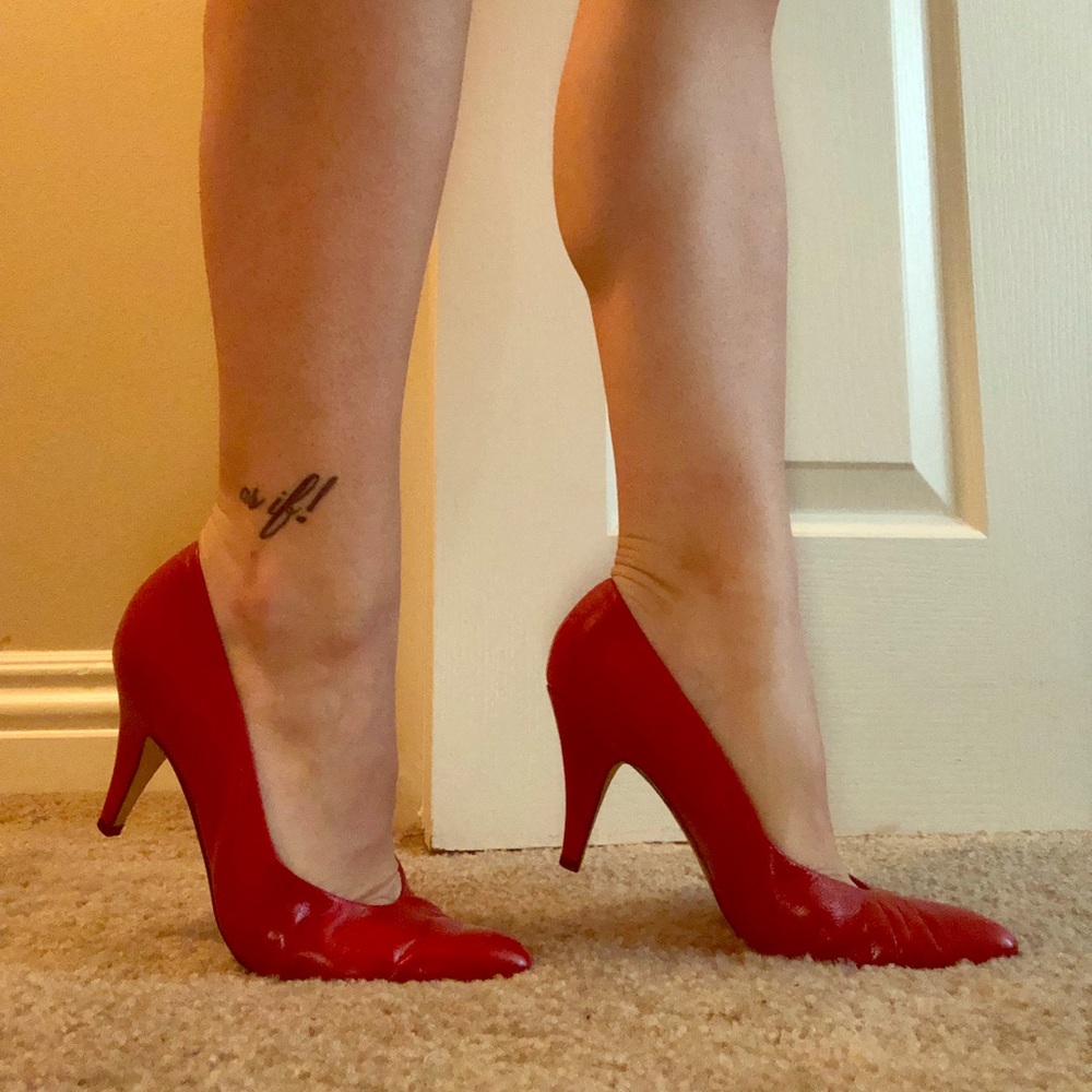 1980s Classic Red Pumps
